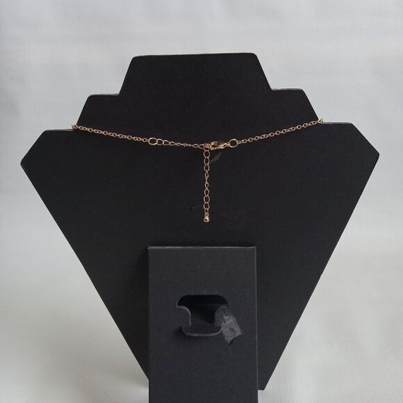 Gold Tone & Green Lightweight Plastic Faux Gemstone Oval Shaped Pendant Necklace - Picture 2 of 9